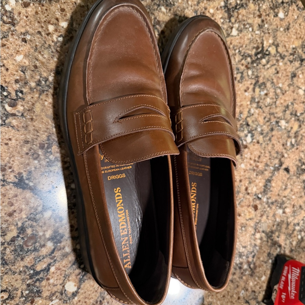 Allen Edmonds Men's Tan Leather Loafers w/Box and Plush Bag - Picture 2 of 10
